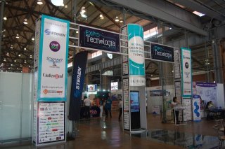 Arco de bienvenida para Expo Tecnología en tu Vida 2019